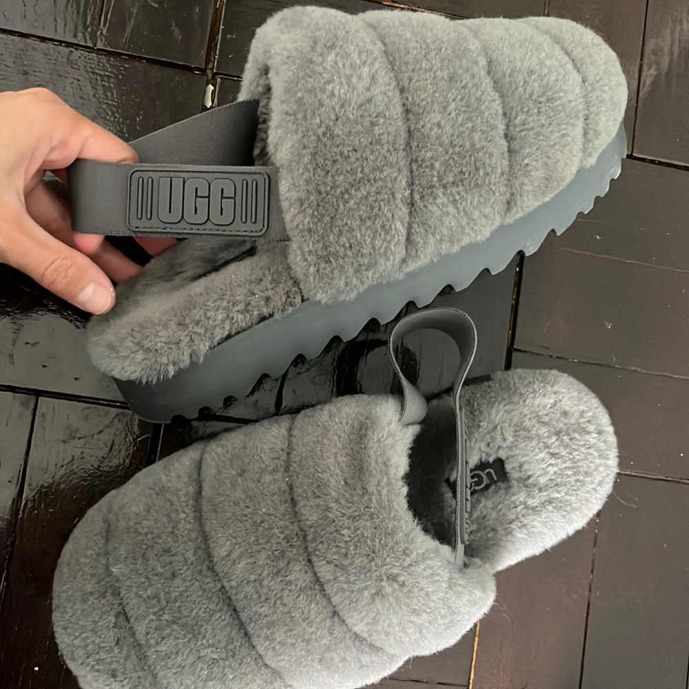 UGG slippers size 7